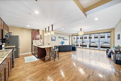 Main, HOUSTON, TX 77002