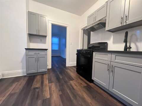 61-46 56th Ave, Maspeth, NY 11378