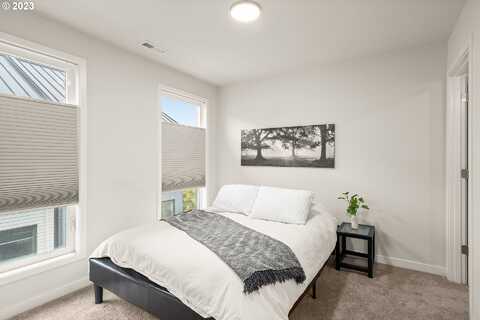 Claybourne, PORTLAND, OR 97202