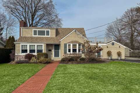 27 President Street, Huntington Station, NY 11746