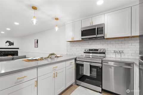 40Th, BELLEVUE, WA 98007