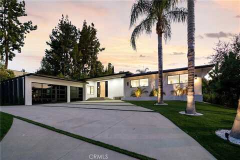 5001 Amigo Avenue, Tarzana, CA 91356