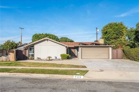 749 W Rosslynn Avenue, Fullerton, CA 92832