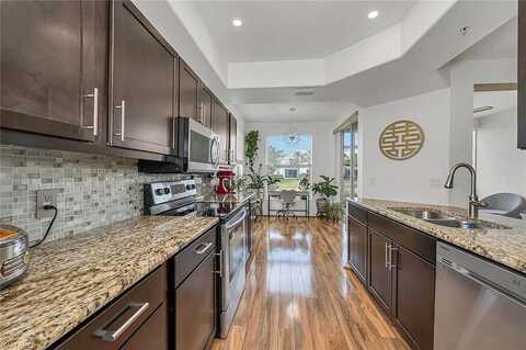 Henley St, Naples, FL 34105