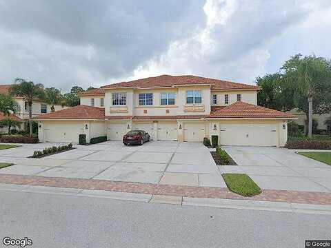 Clemson St, Naples, FL 34104