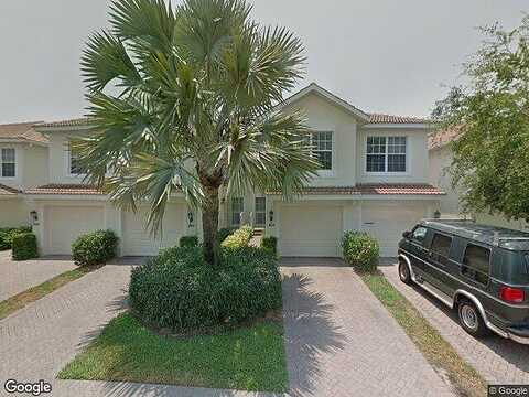 Henley St, Naples, FL 34105