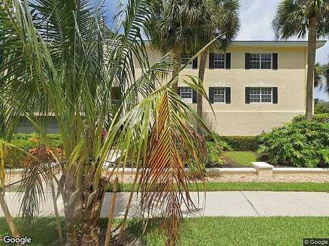 3Rd St S, Naples, FL 34102