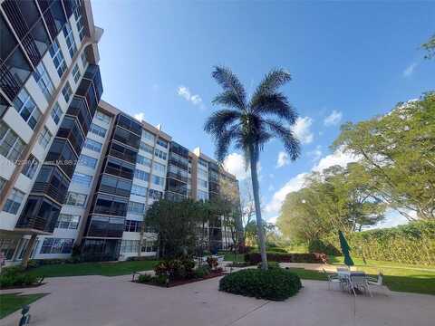 Saint Charles Place, Pembroke Pines, FL 33026