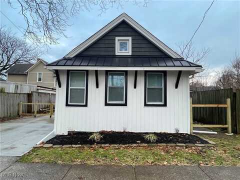 2218 W 30th Street, Cleveland, OH 44113