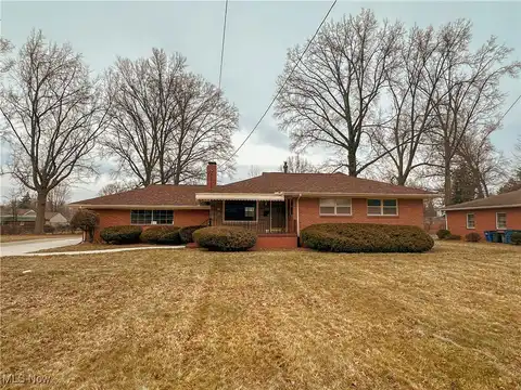 330 Mansell Drive, Youngstown, OH 44505