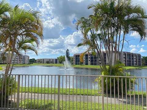 Sunrise Lakes Blvd, Sunrise, FL 33322