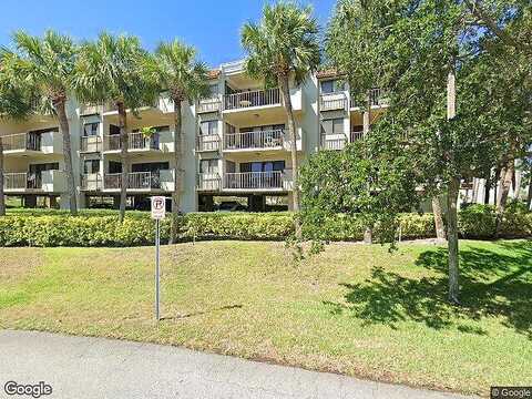 Bayshore Dr #406, Treasure Island, FL 33706