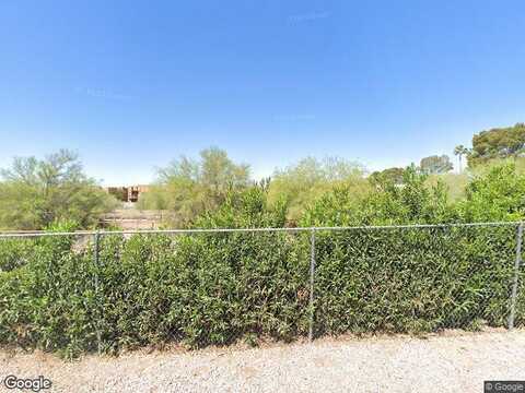 E River Rd #104, Tucson, AZ 85718