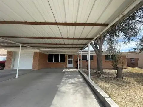 2116 Country Club Dr, Pecos, TX 79772