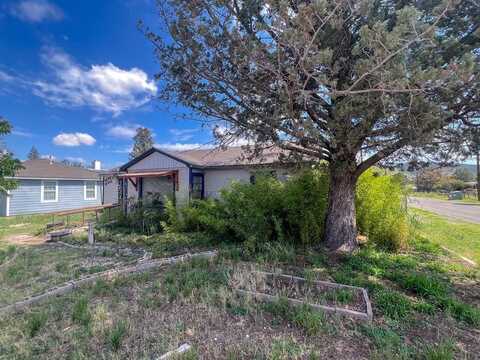 1202 N 5th St, Alpine, TX 79830