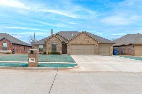 709 N Fox Way, Mustang, OK 73064