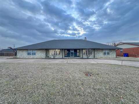 505 N Cimarron Street, Hennessey, OK 73742