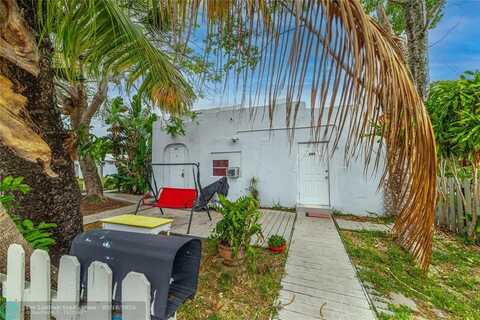 224 SW 14th St, Dania Beach, FL 33004