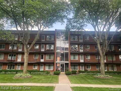 2915 W 13 MILE Road, Royal Oak, MI 48073