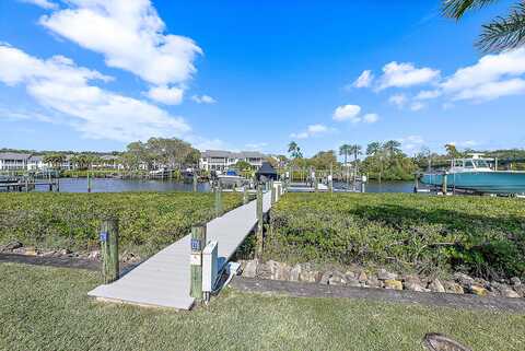 2001 Captains Way, Jupiter, FL 33477