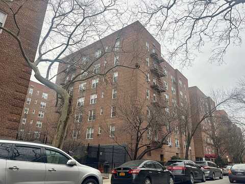 33 -25 92Nd Street, Jackson Heights, NY 11372