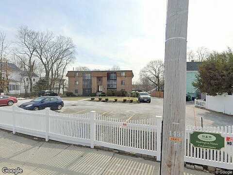 Washington Street, Unit 33-1, The Washington Manor Condominium, Medford, MA 02155