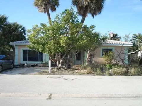 90Th, ST PETE BEACH, FL 33706