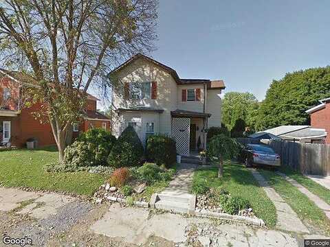 Cross St, ROCHESTER, PA 15074