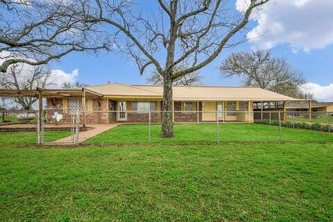 401 Polasek Road, La Grange, TX 78945