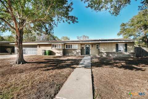 808 E Mistletoe Avenue, Victoria, TX 77901