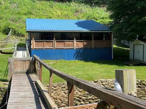 318 Adria Rd, North Tazewell, VA 24630