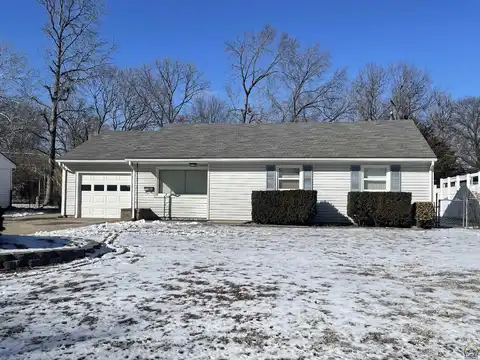 3908 SW 26th ST, Topeka, KS 66614