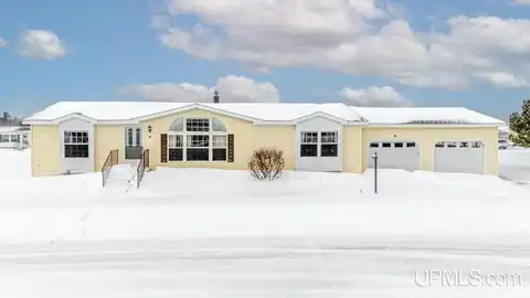 1620 Willow Creek, Escanaba, MI 49829