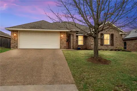 10001 Adobe Court, Waco, TX 76712