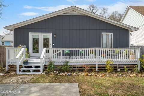 906 Fifth Street S, Carolina Beach, NC 28428