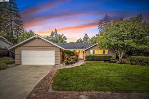 5 Eastwood Dr, Orinda, CA 94563