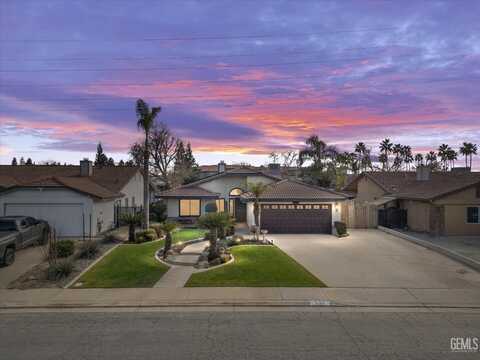 7405 Maleta Court, Bakersfield, CA 93308