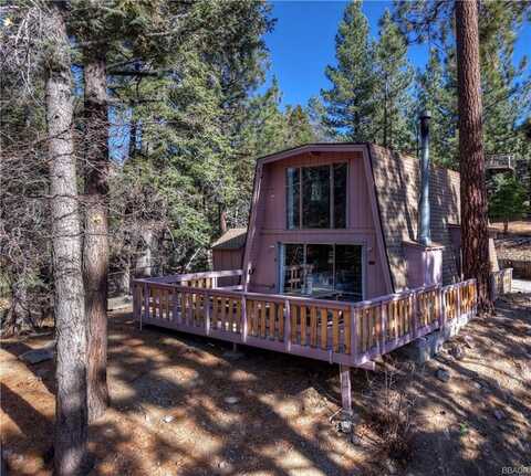 1271 Sand Canyon Court, Big Bear Lake, CA 92315