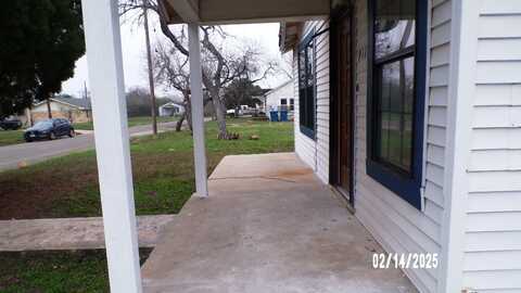 911 N Avenue C Street, Beeville, TX 78102