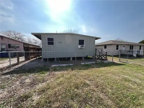 724 Moreno Street, Mathis, TX 78368