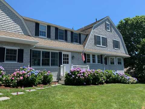 106 Longwood Avenue, Hyannis Port, MA 02647