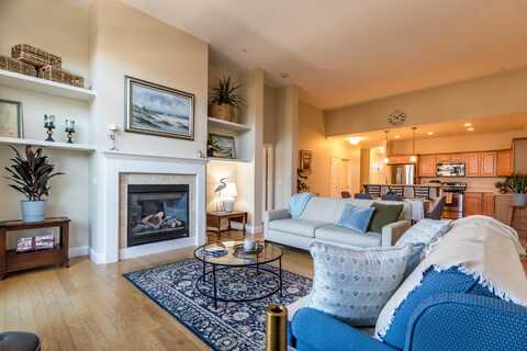 20 Twin Oaks Drive, Mashpee, MA 02649