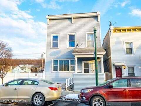 490 5th Avenue, Troy, NY 12180