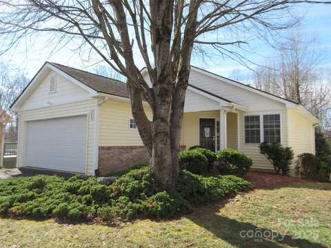 322 Creeks End Circle, Mills River, NC 28759