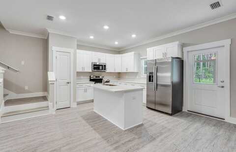 98 Date Palm Lane, Freeport, FL 32439