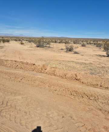 99 T St, California City, CA 93505