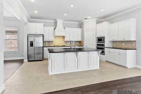 16384 Anna Belle Dr, Prairieville, LA 70769