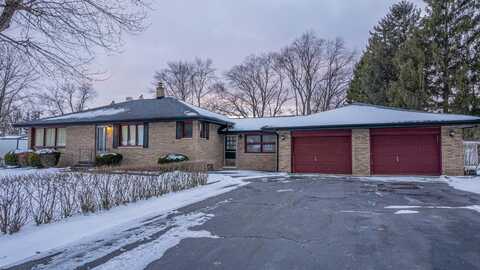 9446 Hilltop Drive, Saint John, IN 46373