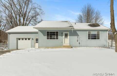 914 E Coffren Avenue, Greenville, MI 48838