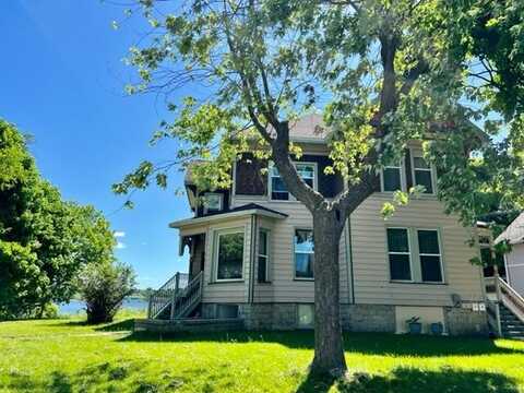 101 Sibben Street, Manistee, MI 49660